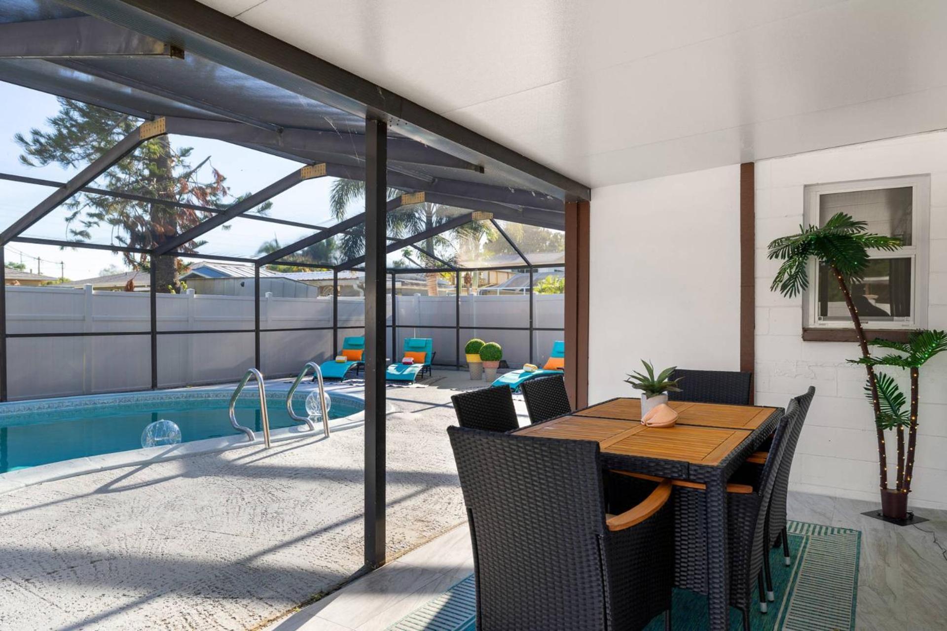 Stadium Splash Retreat Holiday home *